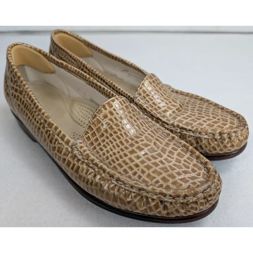 SAS Womens 9.5 S Slim Tan Croc Embossed Loafers Tripad Comfort USA Slip On
